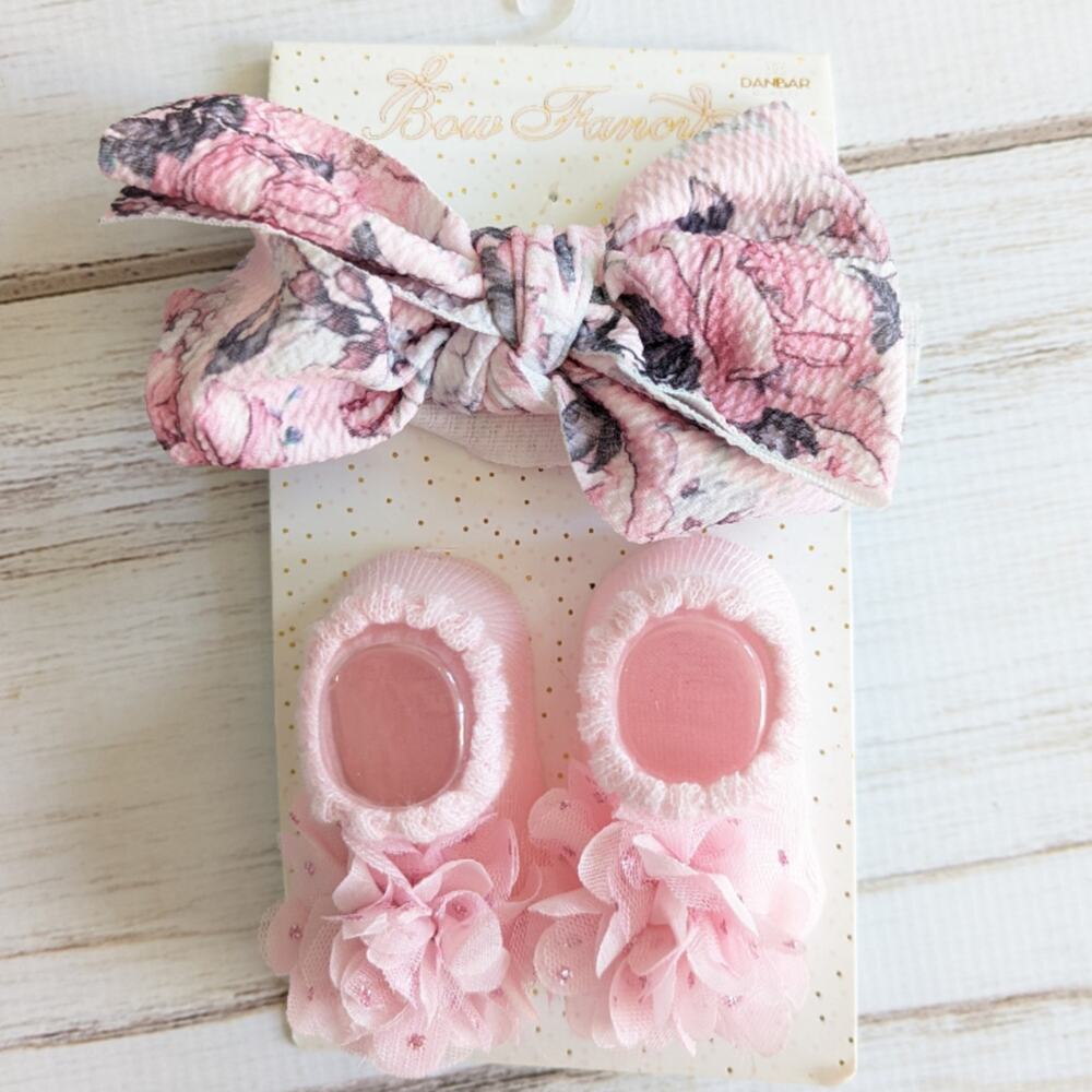 Danbar Bow Fancy Booties and floral headband New
